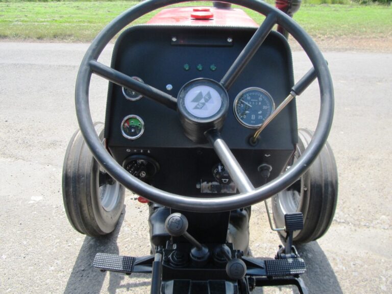 Massey Ferguson 265 2wd In Silver Standard - Image 2