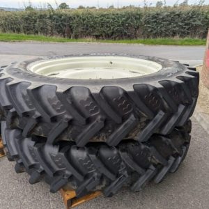 NEW HOLLAND ROW CROP WHEELS